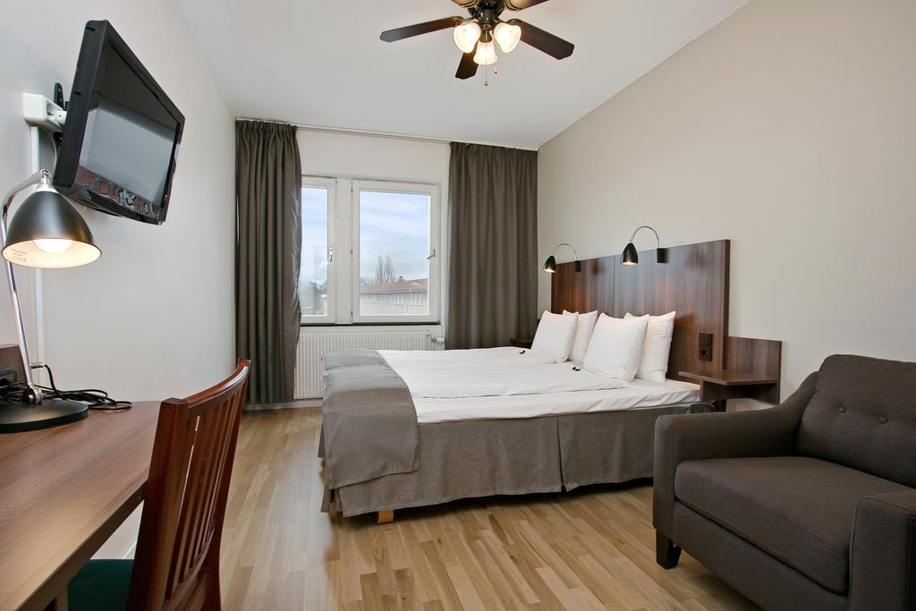 First Hotel Brommaplan Стокхолм Екстериор снимка