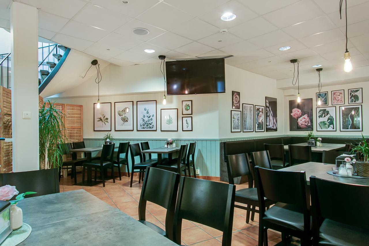 First Hotel Brommaplan Стокхолм Екстериор снимка